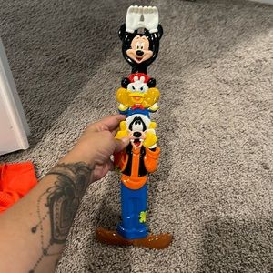 Vintage Walt Disney World back gratcher 15”